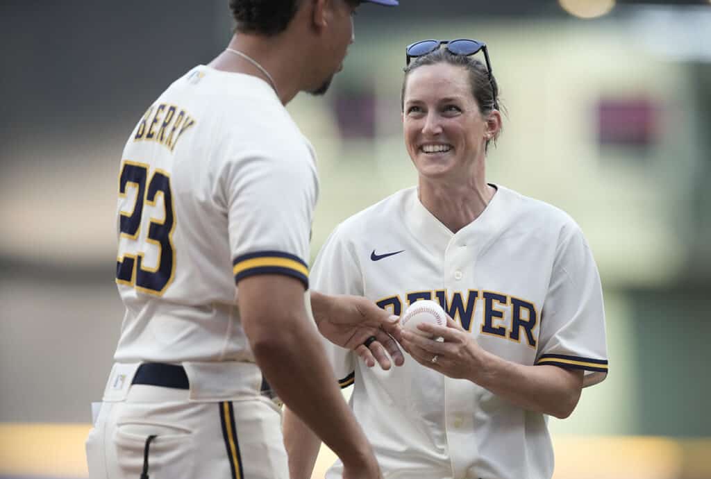 Kat Matthews warmed up for Saturday’s PTO US Open women’s race by throwing the ceremonial pitch for the Milwaukee Brewers
